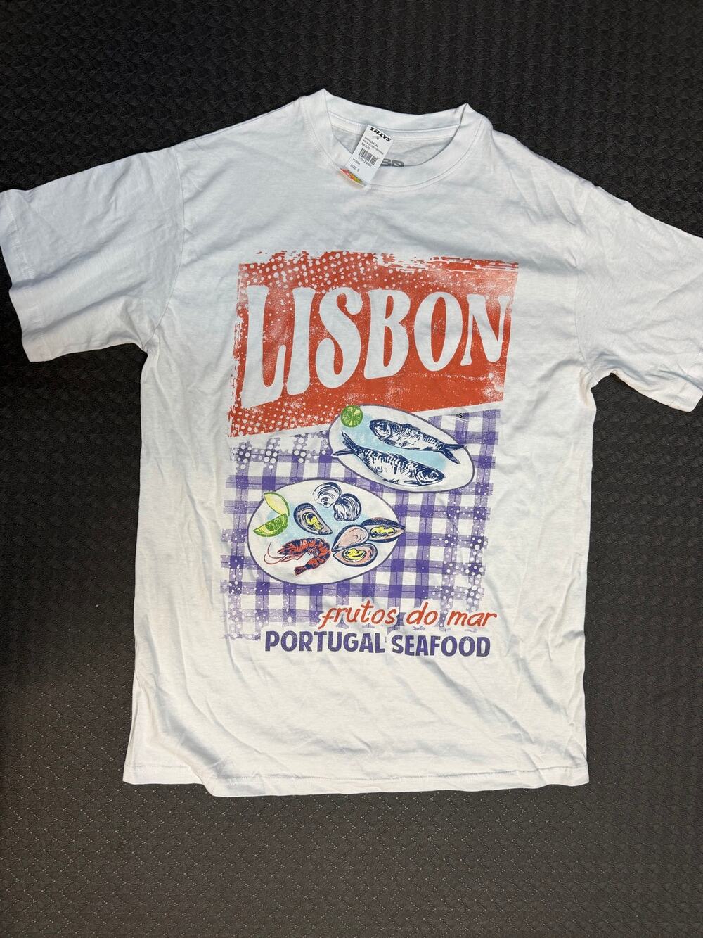 Lisbon Portugal Seafood Graphic T Shirt White Short Sleeve Top size Small